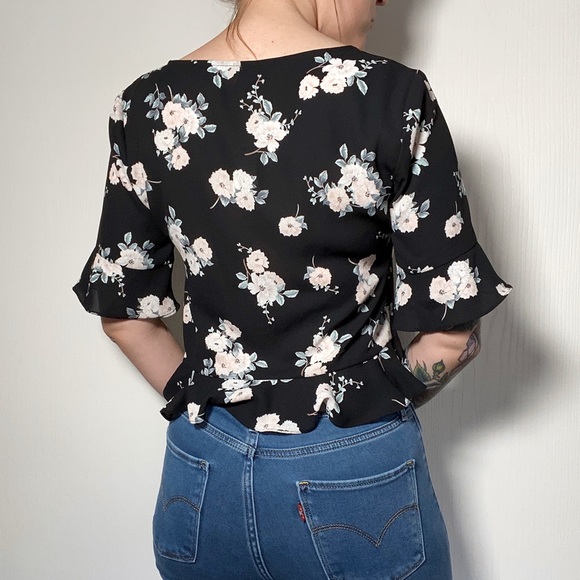 NWT Express Bell Sleeve Peplum Blouse - Picture 3 of 7